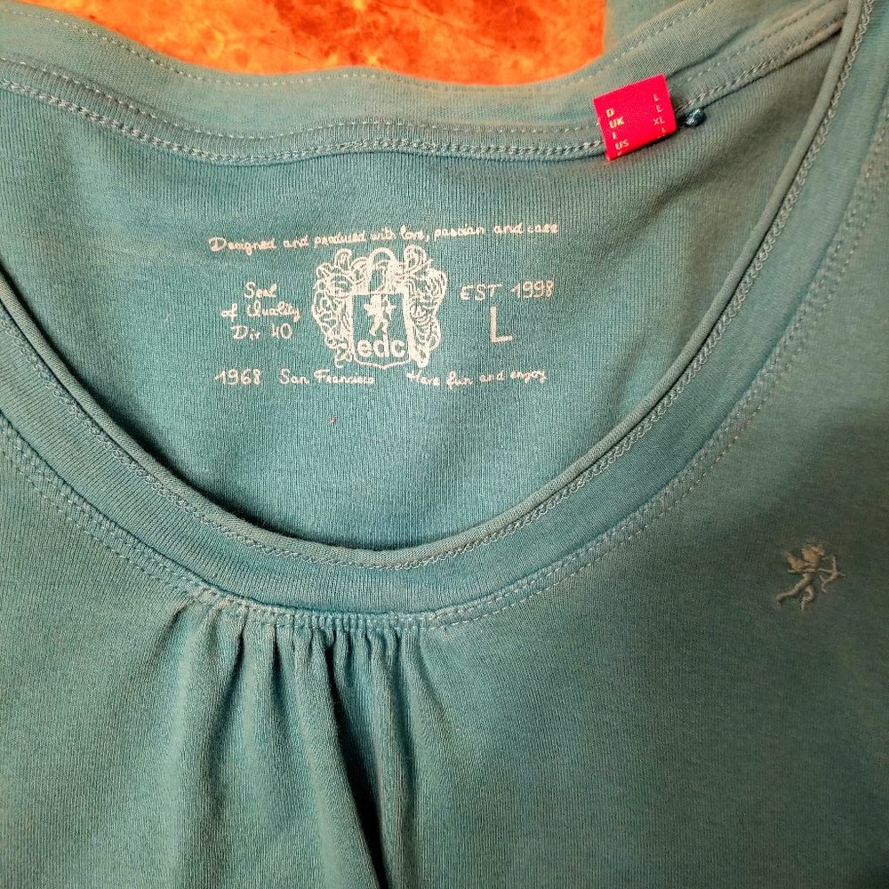 Blue t shirt